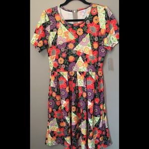 LARGE LULAROE AMELIA